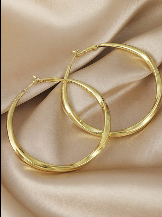 Basic Betty Hoop Earrings